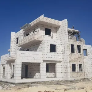 بناء حجر